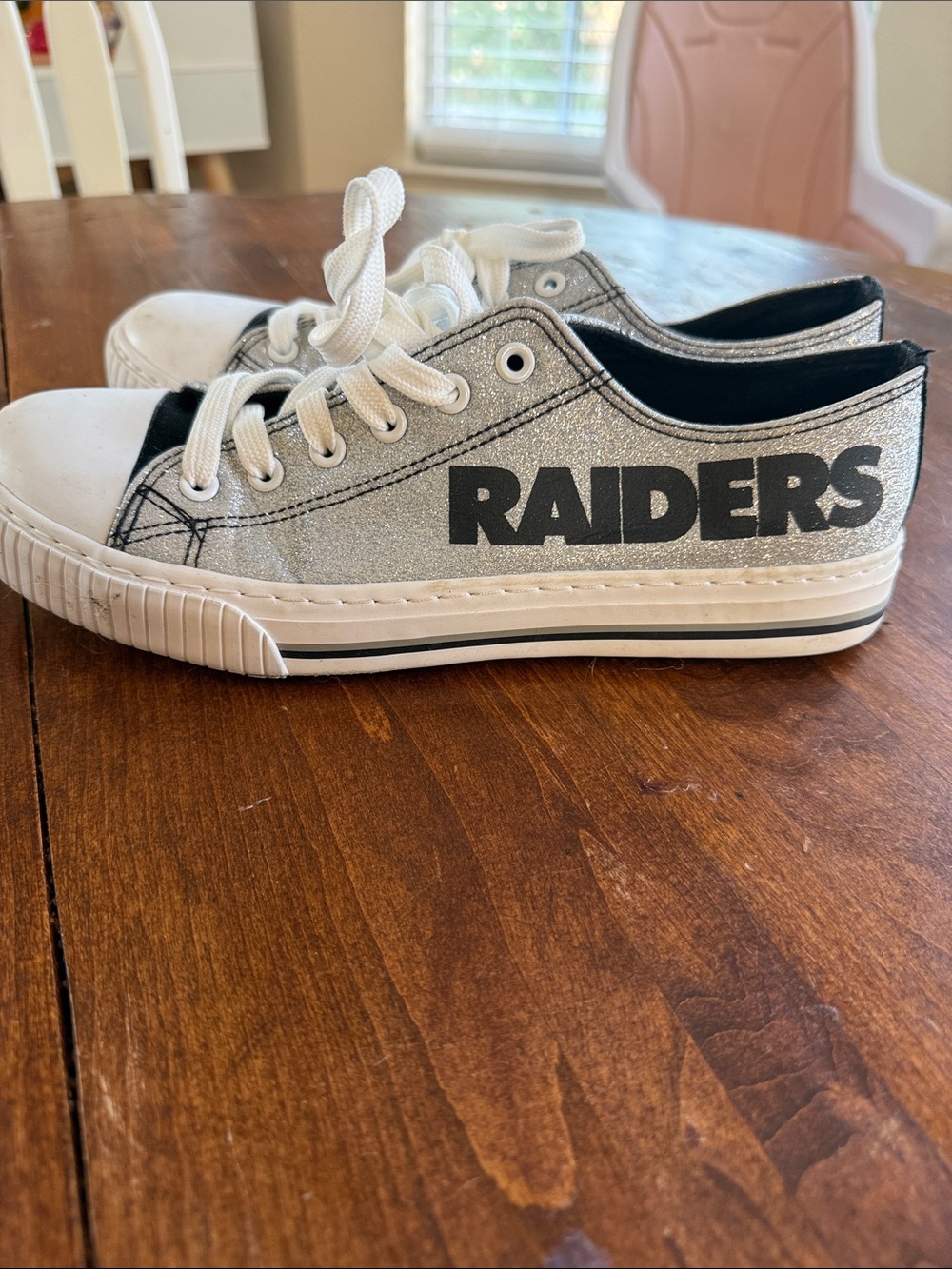 RAIDERS Silver Glitter Low-Top Women's Sneakers